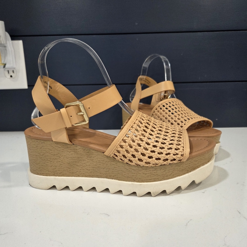Universal Threads Alba Tan Wedge Platform Sandals Size 91/2